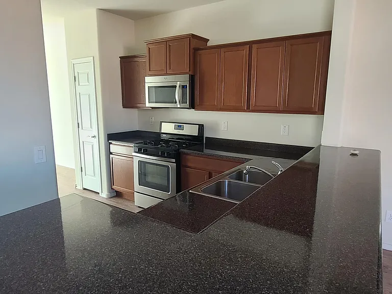 26086 W Sequoia Dr — Photo 6