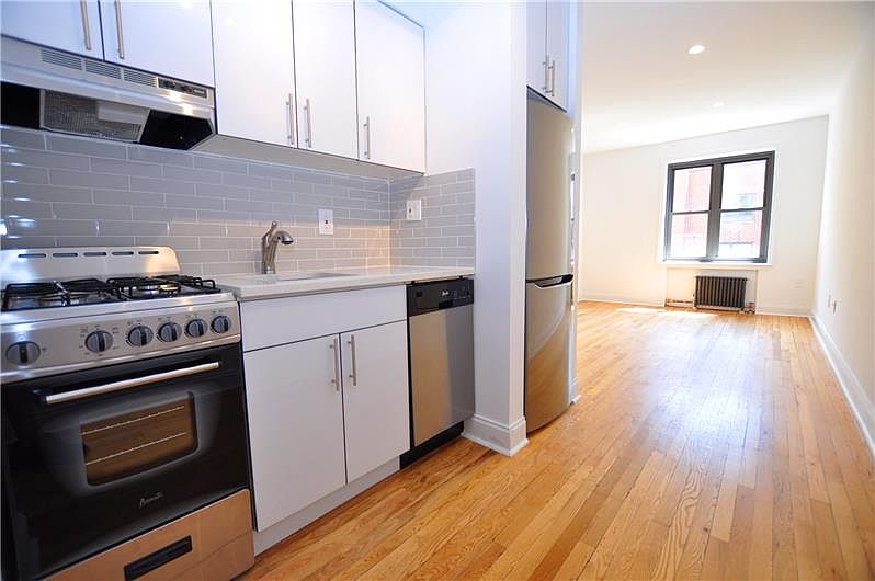 1st image of 312-320 W 23rd St #4O