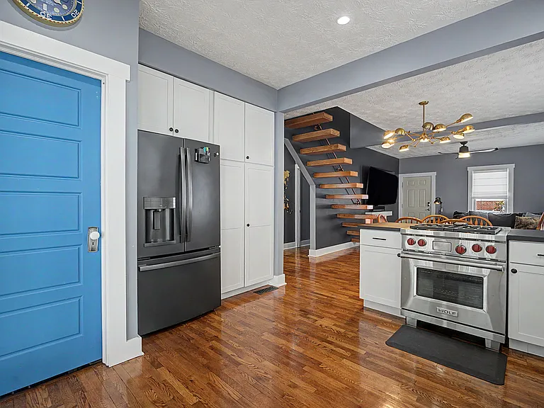 338 Elm St — Photo 14