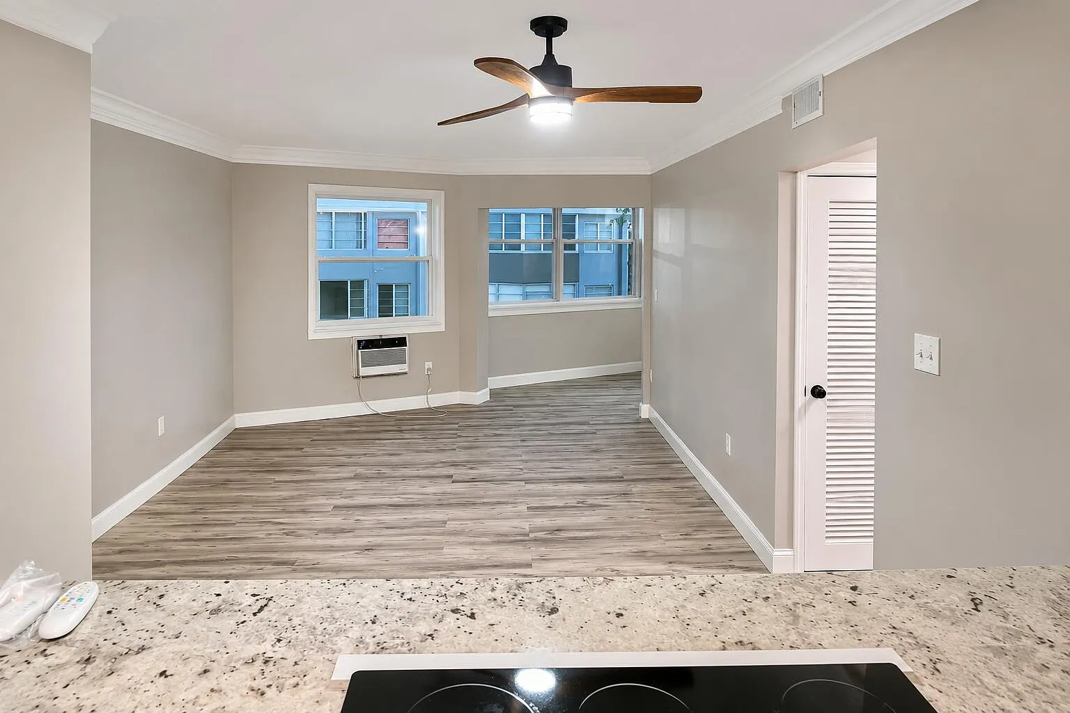 2 bed, 1.0 bath, 825 sqft, $2,200 — Photo 4
