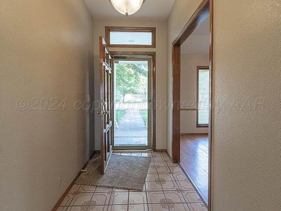2nd image of 7301 Dukes Pl
