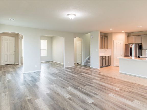 5th image of 2329 Telfair Way
