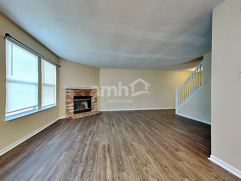 2162 Providence Dr — Photo 7