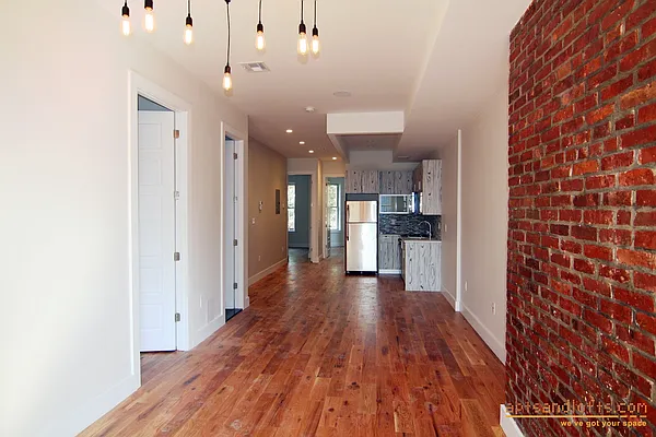 Rented by aptsandlofts.com | media 89