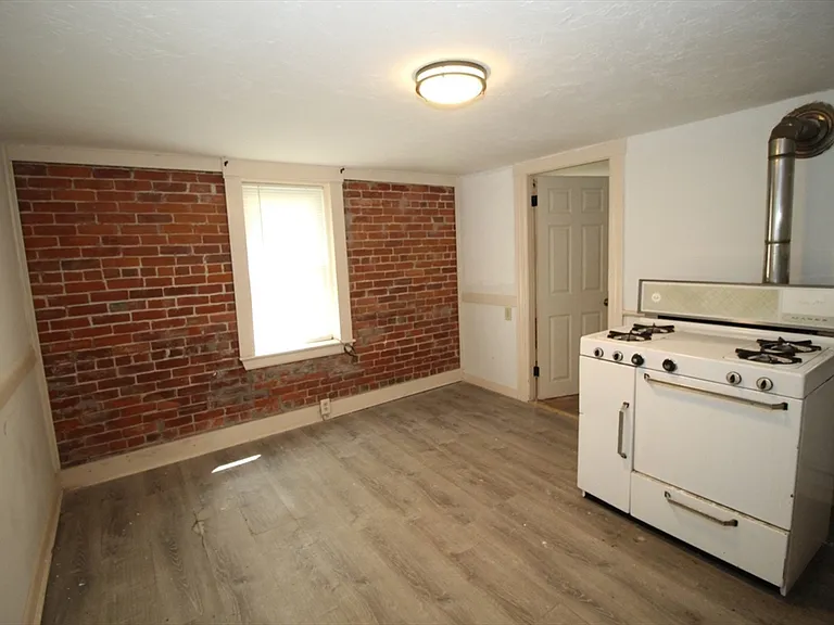 71 Ash St #G — Photo 5