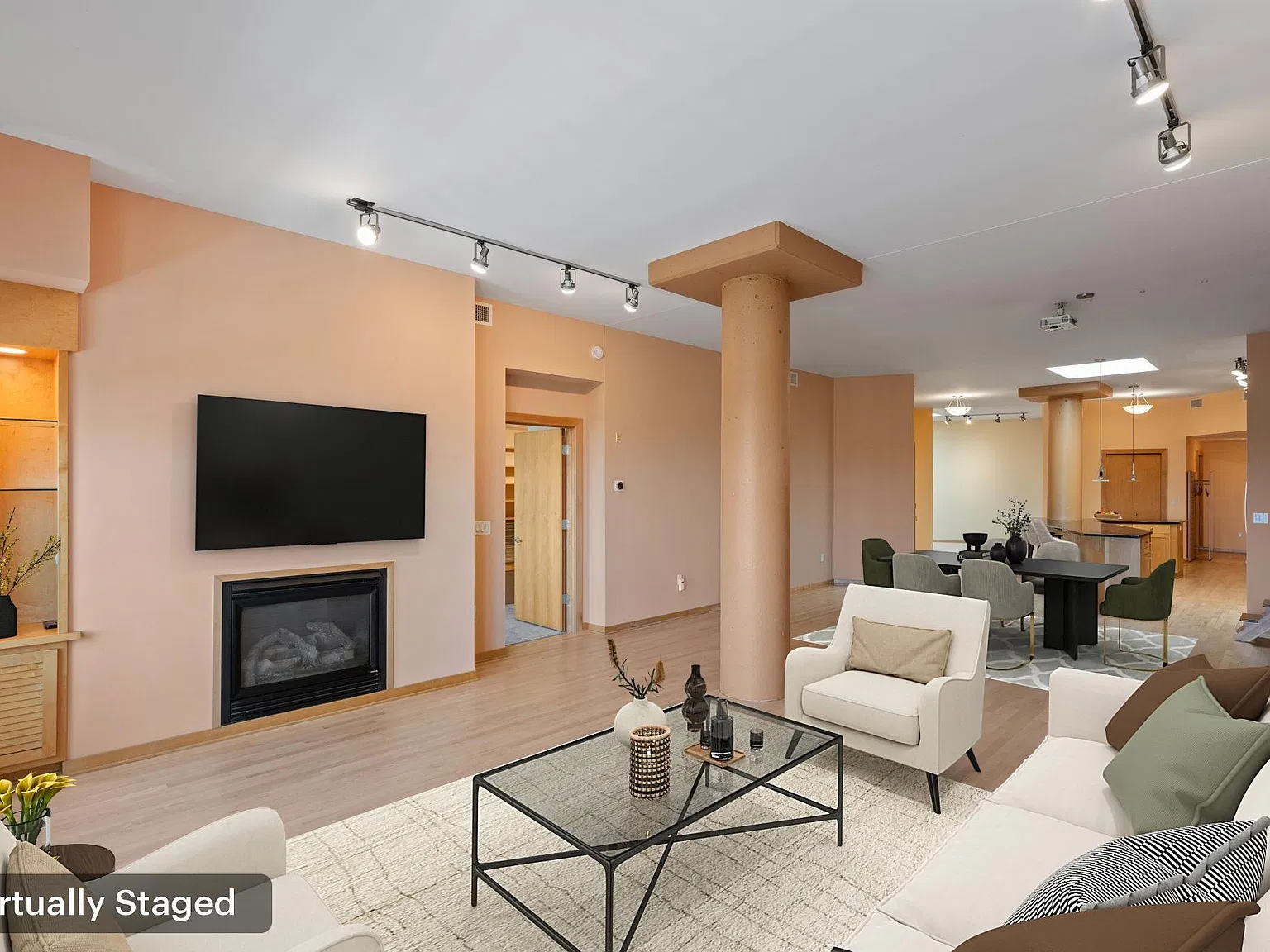 1 bed, 2.0 bath, 1926 sqft, $3,295 — Photo 2
