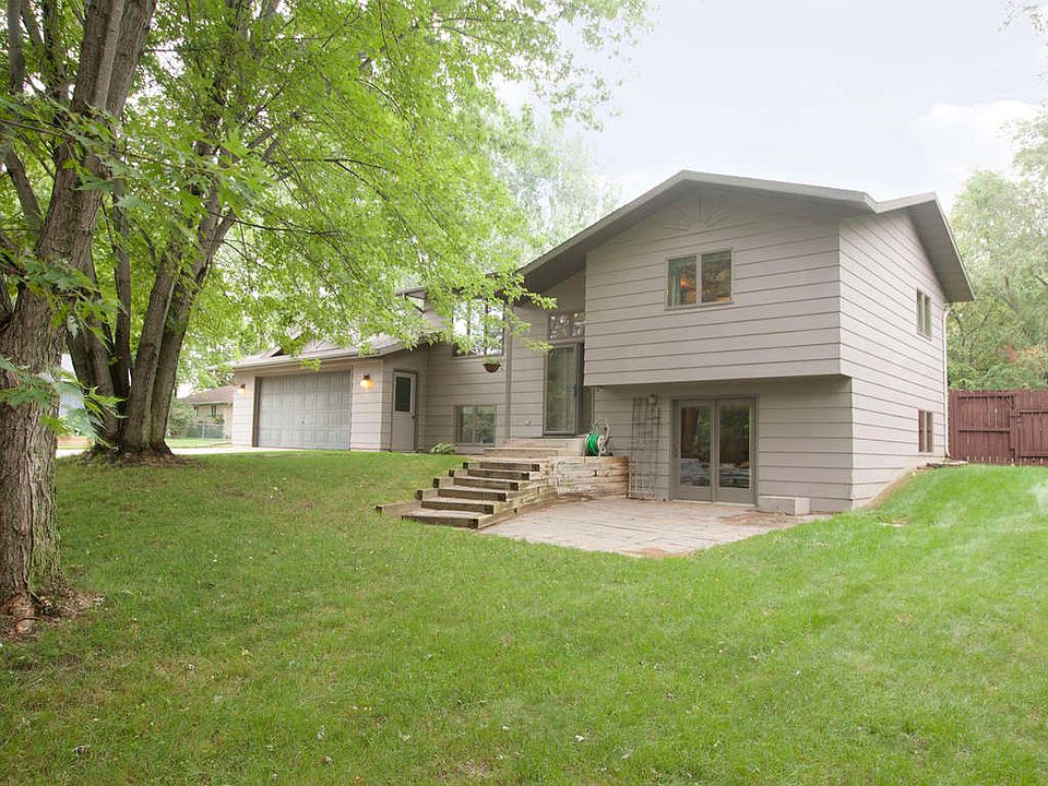 1st image of 615 3rd St S