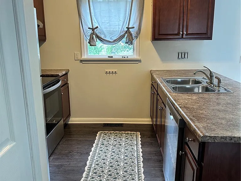 6437 Sterling Cir — Photo 2