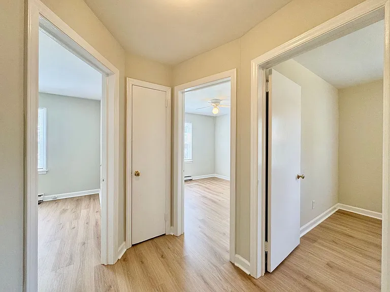 806 Carolina St — Photo 9