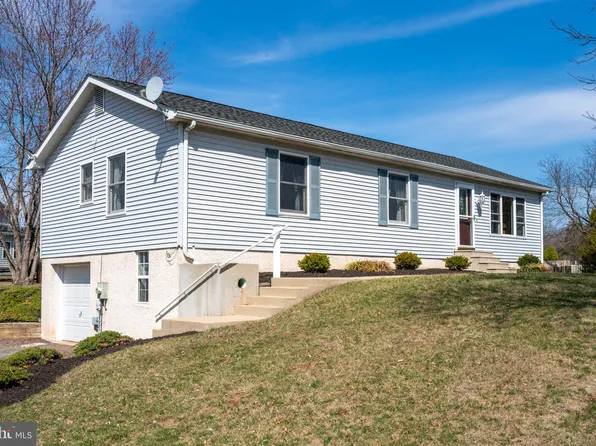 1234 Saint Pauls Church Rd, Pennsburg, PA 18073
