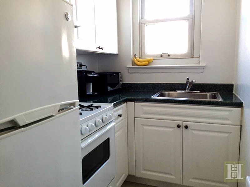2nd image of 201 E 19th St APT 14M