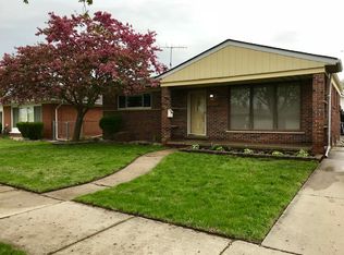 30034 Lonnie Dr, Westland, MI 48185