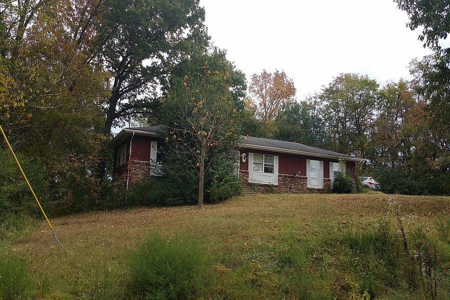 2nd image of 202 Pioneer Dr