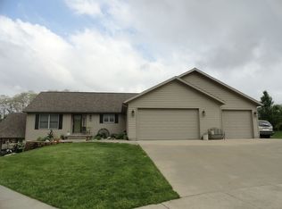 320 Grant Avenue Cir, Lisbon, IA 52253