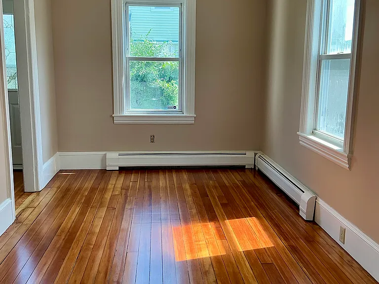 5 Hampton Ter — Photo 3