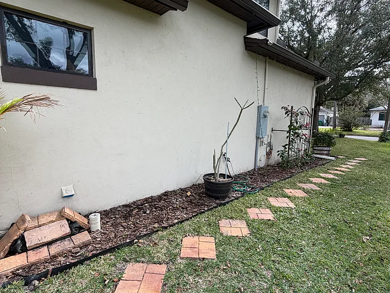 2241 Nairn Dr — Photo 20