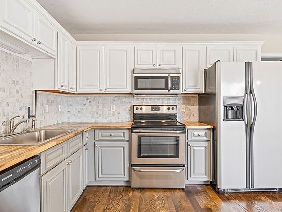 5th image of 2414 Cason Ln