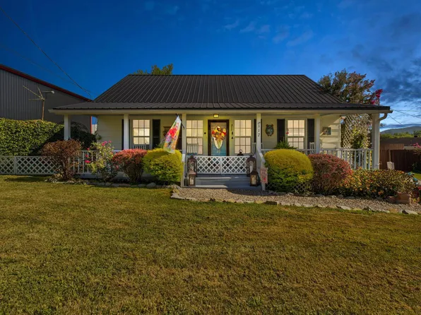 117 E Halls Rd, Stanton, KY 40380