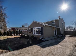 915 Ronald Ter, Round Lake Beach, IL 60073