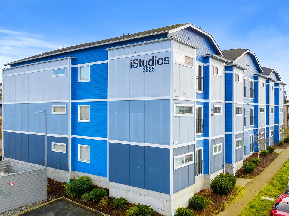 iStudios