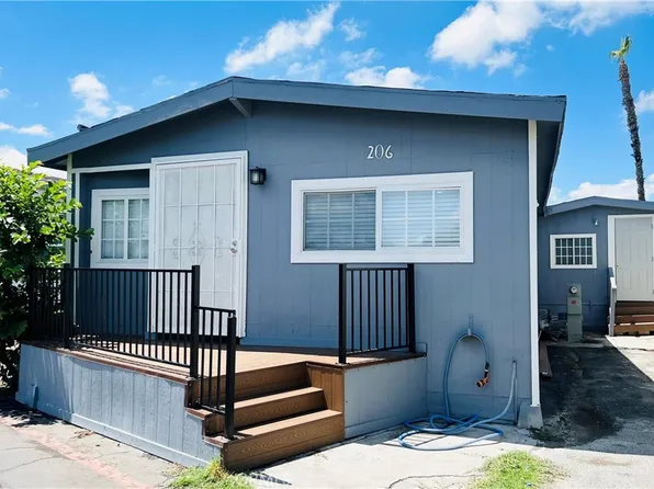 206 Vienna Dr #94, Santa Ana, CA 92703