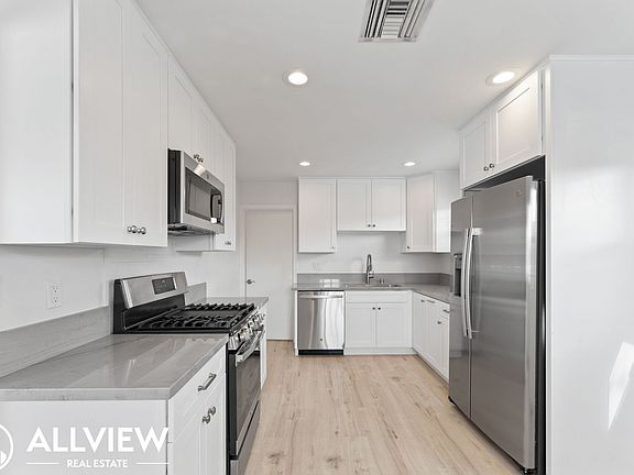 3rd image of 274 Camellia Ln #1