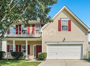 2632 Forest Grove Ct, Charlotte, NC 28269