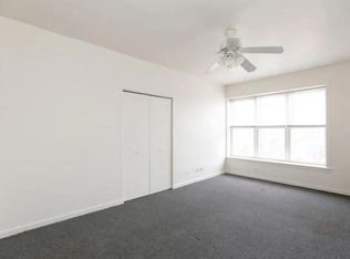 3957 W Irving Park Rd #211, Chicago, IL 60618