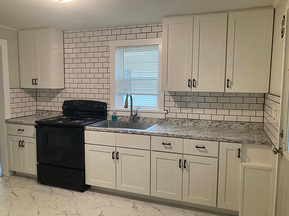2nd image of 41 Allen St Floor 2
