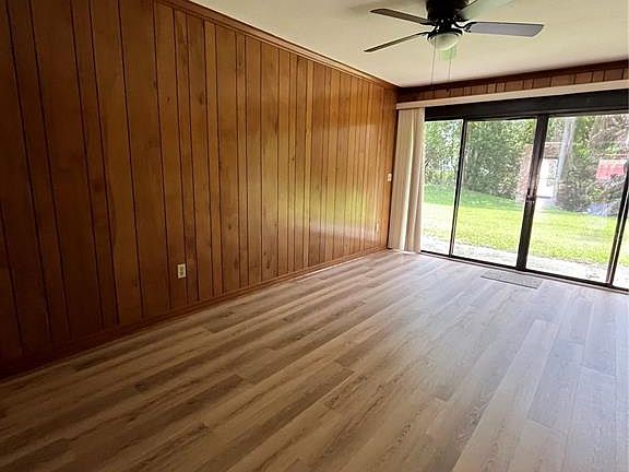3rd image of 1052 MEDINAH DRIVE