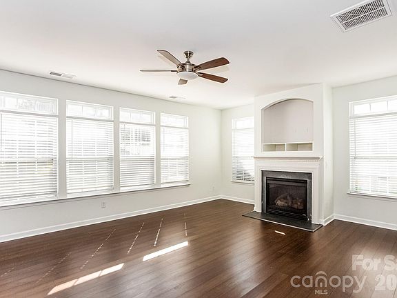 4th image of 200 Golden Valley Dr