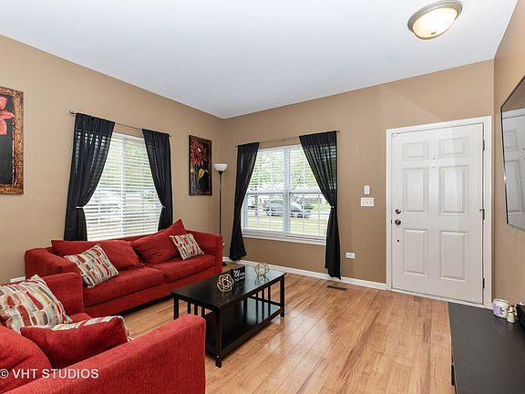 3rd image of 1422 Red Top Ln