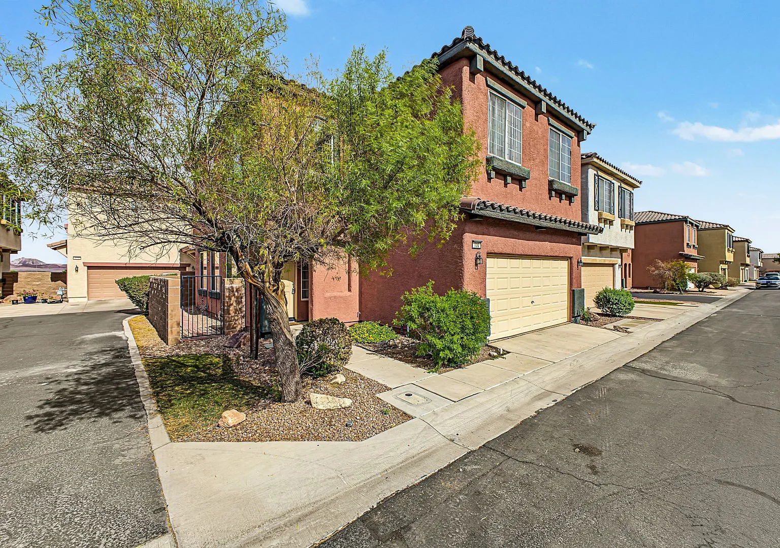 Gated Gem In Great Southeast Area! — Photo 2