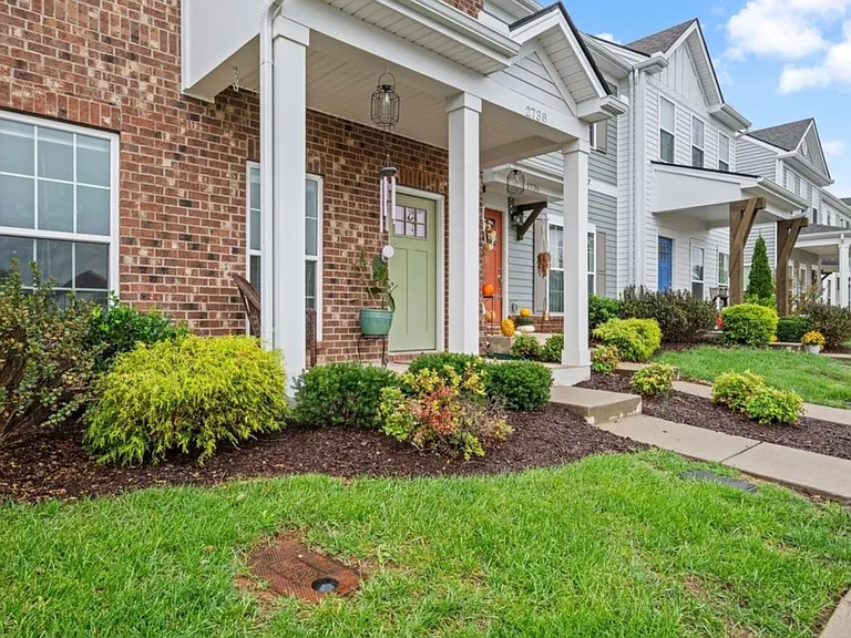 2738 Wind Gap Dr — Photo 3