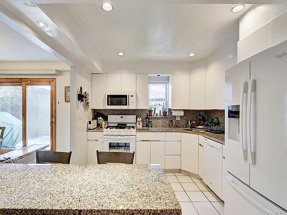 4th image of 101 Vernon Ave