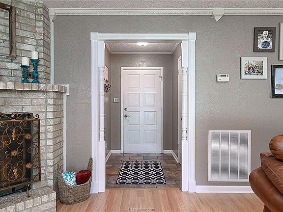 3rd image of 2201 Teton Dr