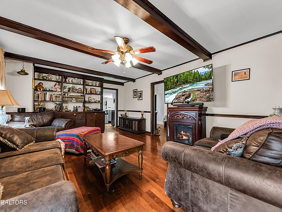 5th image of 2729 Barton St
