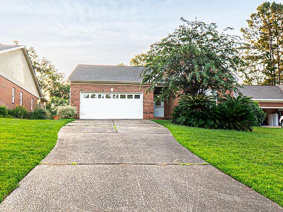 2nd image of 138 Muirfield Ln