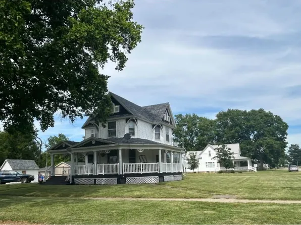 108 S Gray St, Sidell, IL 61876