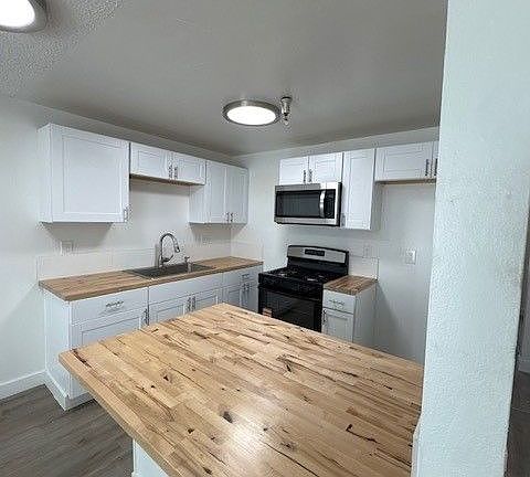 3rd image of 1327 W Civic Center Dr #60564129