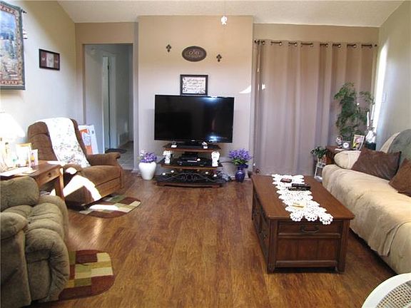3rd image of 600 Evelyn Ln