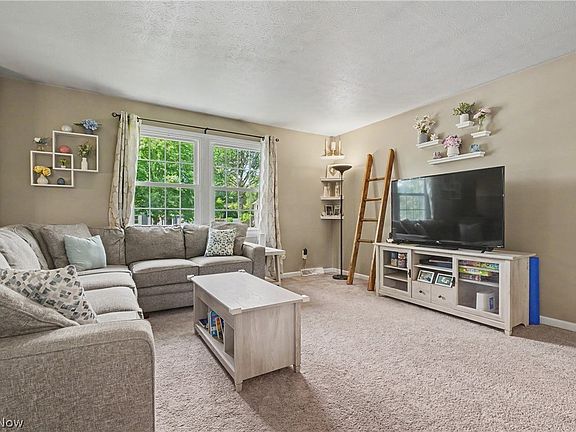 4th image of 2904 Burr Oak Dr