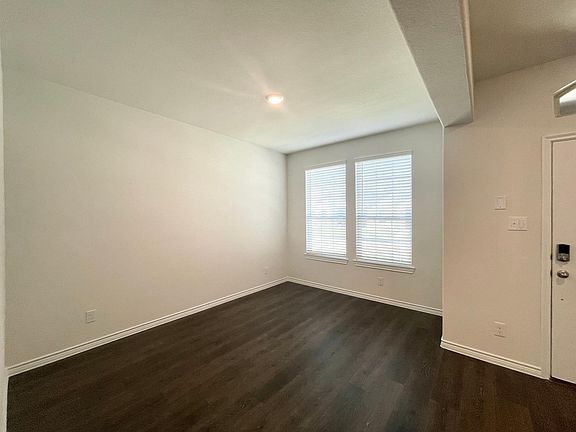 2nd image of 2856 Franklin Dr