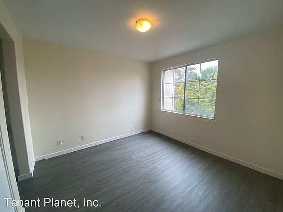 4th image of 10734 Sabre Hill Dr Unit 261