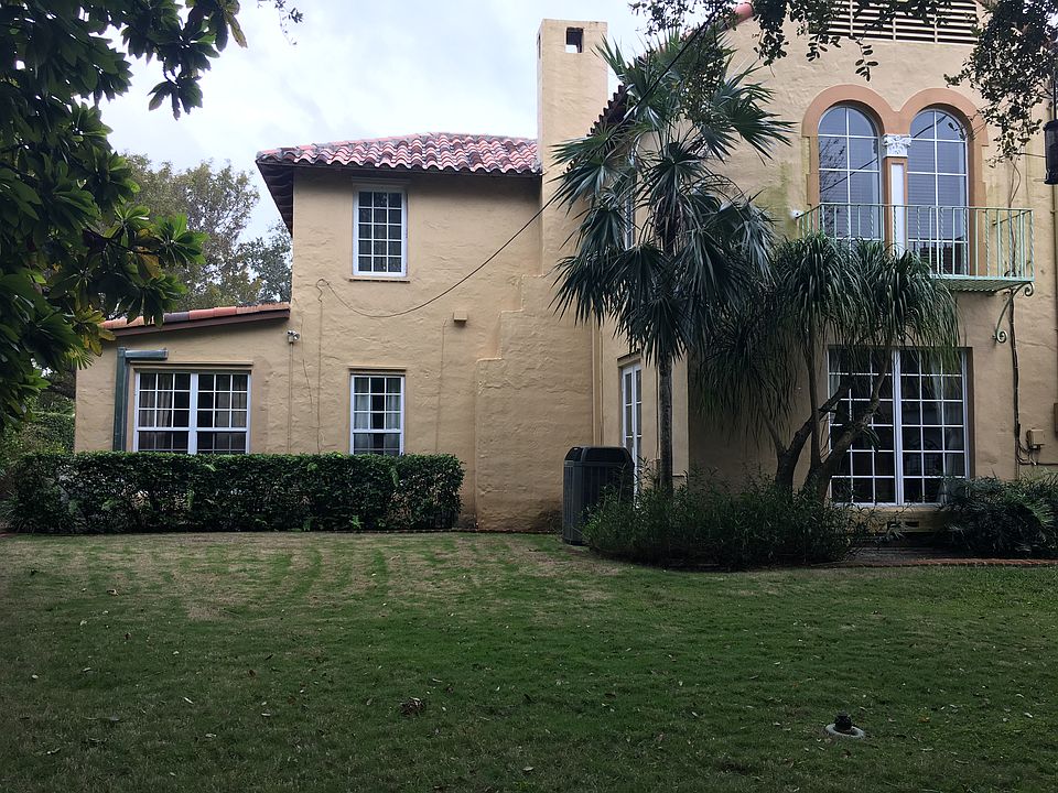 2nd image of 363 NE 98th St