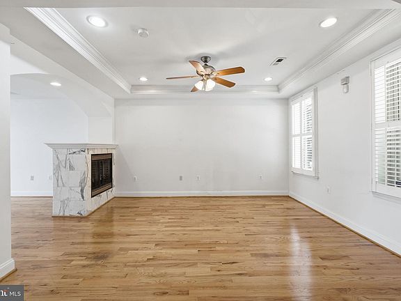 5th image of 601 Kenyon St NW #A