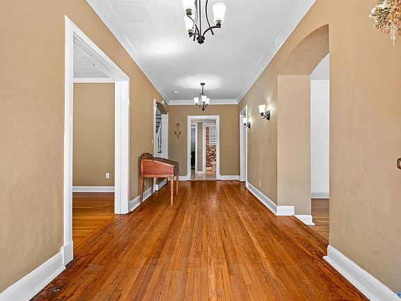 4th image of 604 South St E