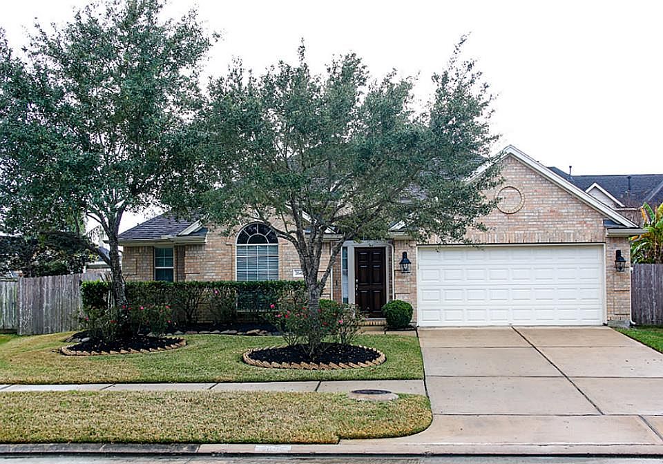1st image of 2642 Canyon Falls Dr