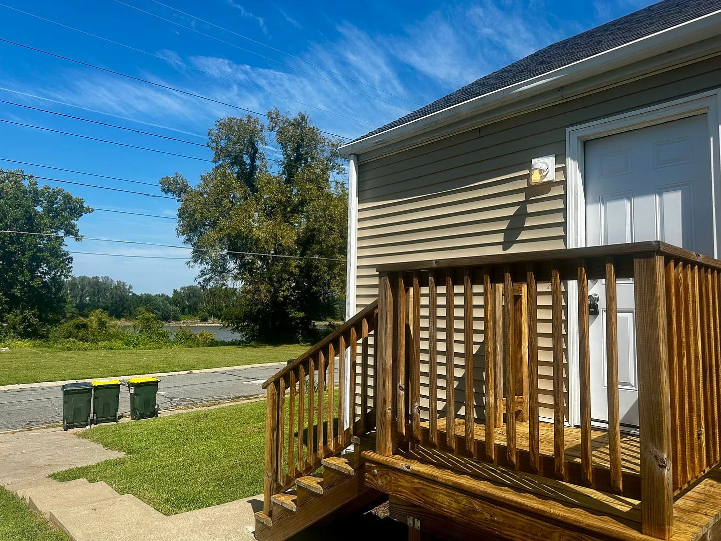 1214 Commercial St — Photo 4