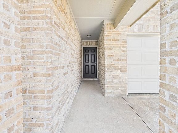 4th image of 2409 Abigail Ln